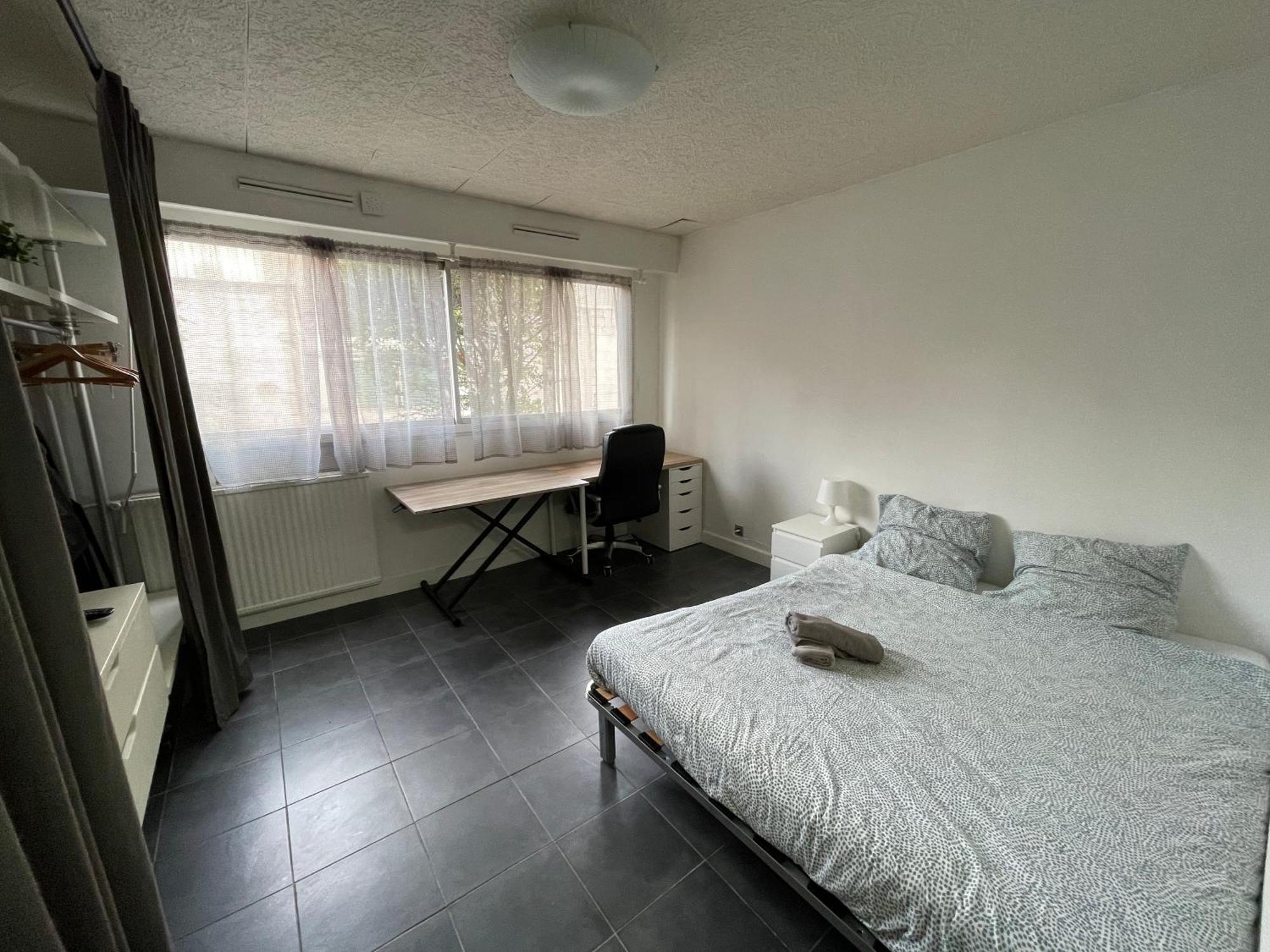 شقة Cosy Studio In The Center Of كليشي المظهر الخارجي الصورة